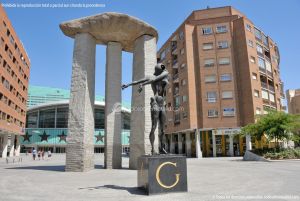 Foto Escultura en la Plaza de Dalí 9