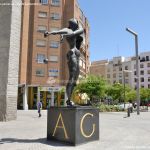 Foto Escultura en la Plaza de Dalí 11