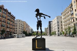 Foto Escultura en la Plaza de Dalí 15