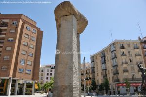 Foto Monolito en la Plaza de Dalí 7