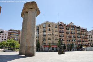 Foto Monolito en la Plaza de Dalí 8