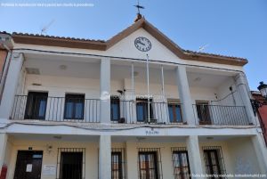 Foto Antiguo Ayuntamiento de Navas del Rey 1