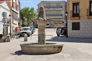 Foto Fuente y Picota en Plaza del Generalísimo 2