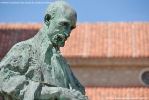 Foto Escultura a Jacinto Benavente 10