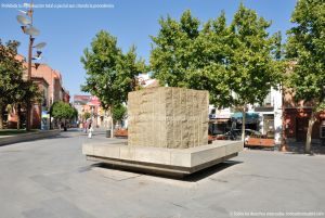 Foto Escultura Plaza de la Constitución de Getafe 4