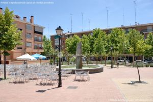 Foto Plaza junto a Calle de Simón Hernández 3