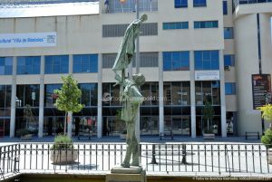 Foto Escultura al tiritero en Plaza de la Cultura 10