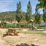 Foto Parque infantil junto al Ayuntamiento de Valdemaqueda 1
