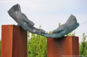 Foto Escultura Amistad de Guadarrama 5