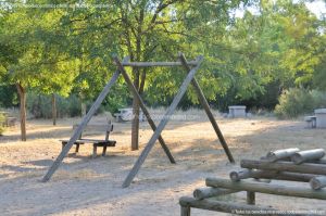 Foto Zona Infantil en Área Recreativa Puente Nuevo 4