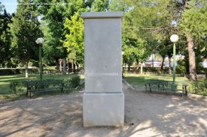 Foto Monumento Homenaje a los Colonos del Real Cortijo de San Isidro 14